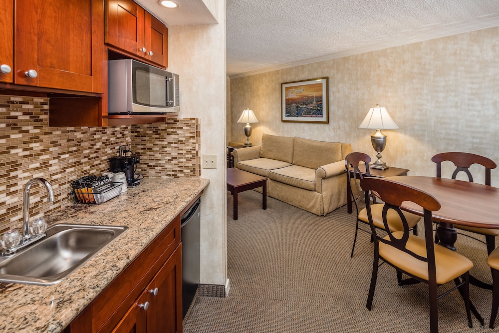 SFO El Rancho Inn 35/37
