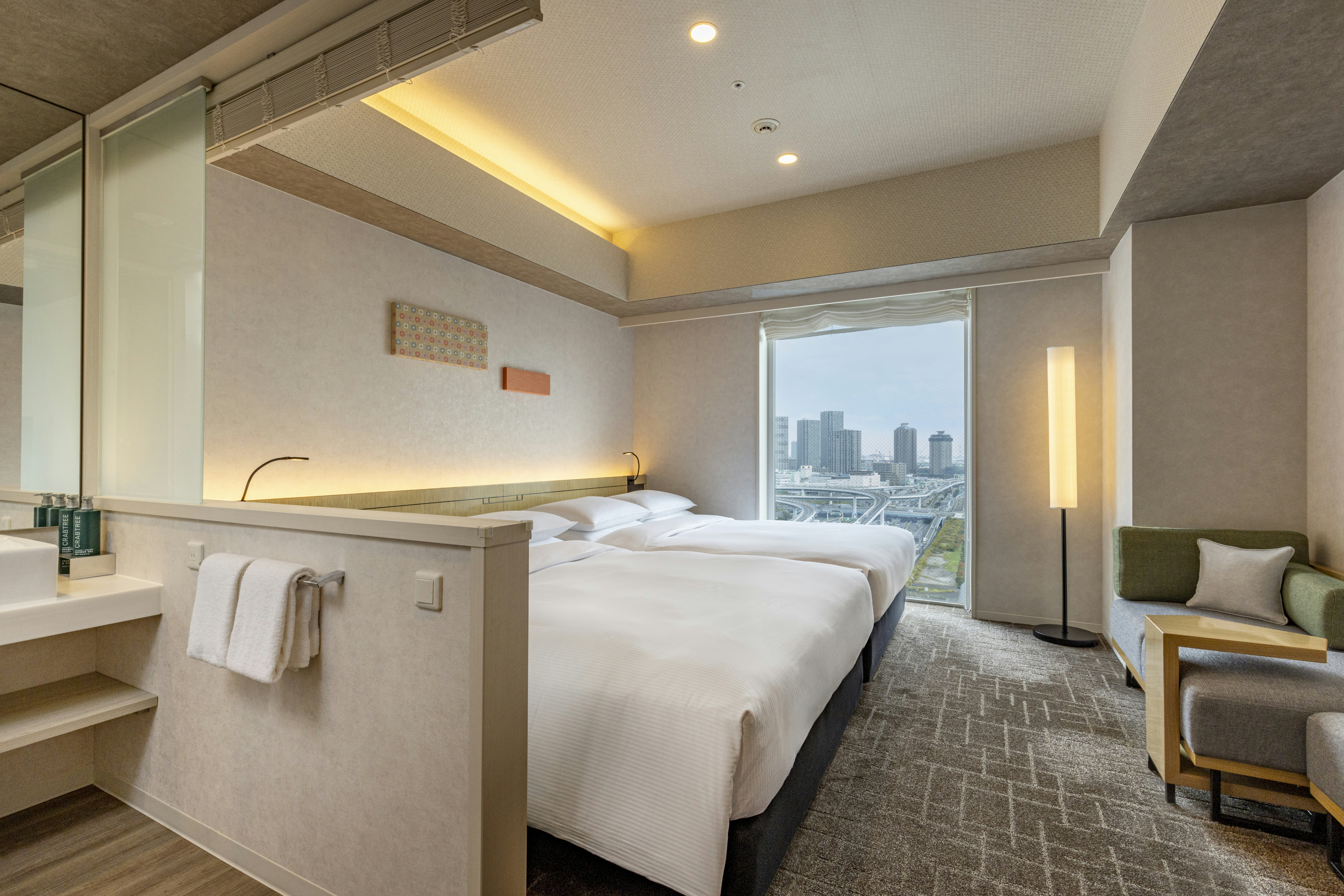 DELUXE, 2 DOUBLE BEDS, HIGH FLOOR