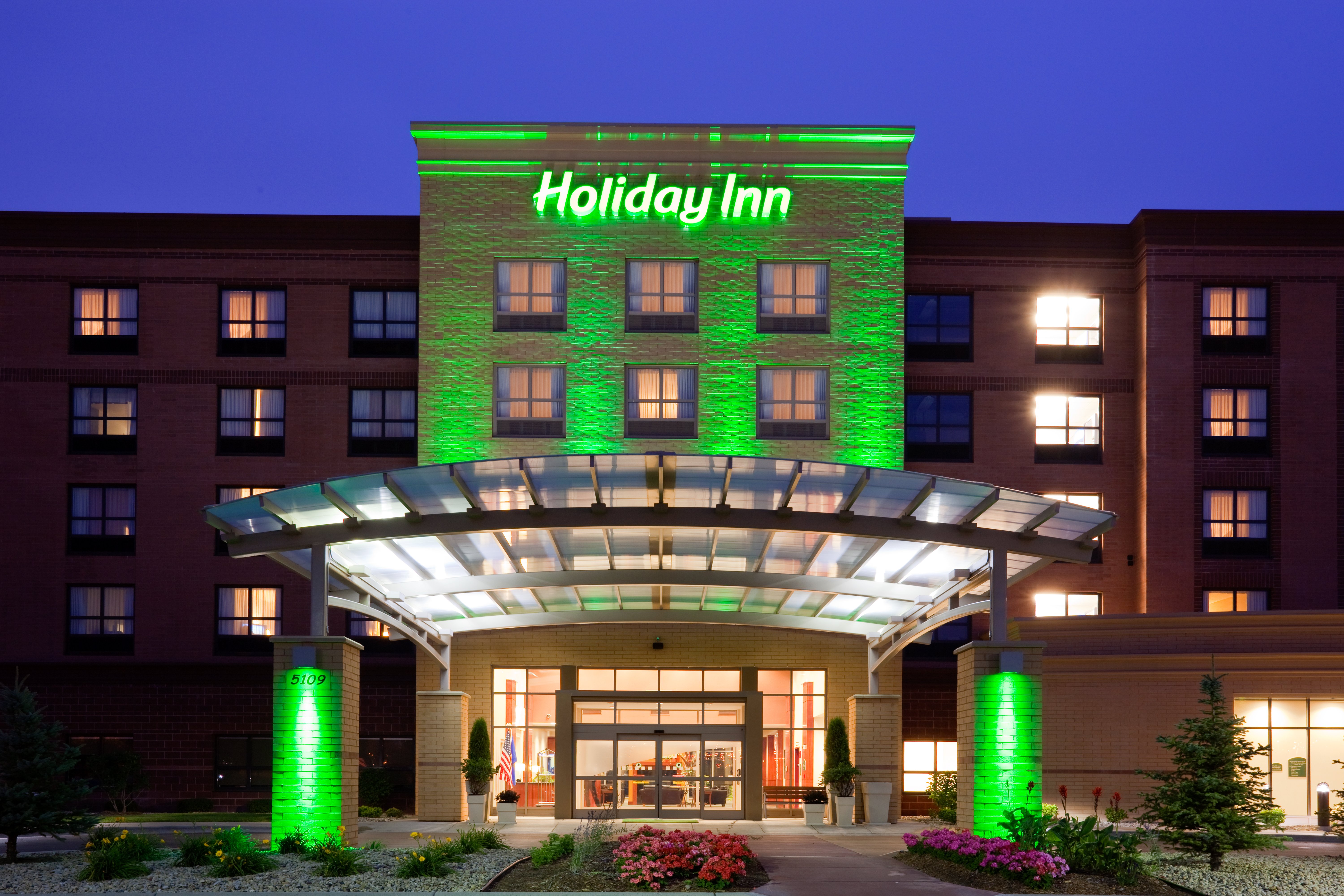 Holiday Inn Madison At The American Center 2/76