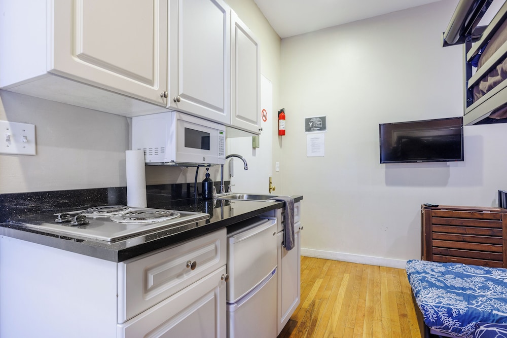 Studios in New York 40/50