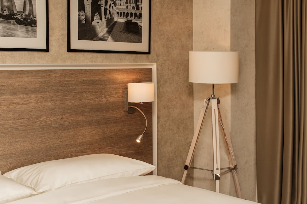 Radisson hotel Baku 29/80