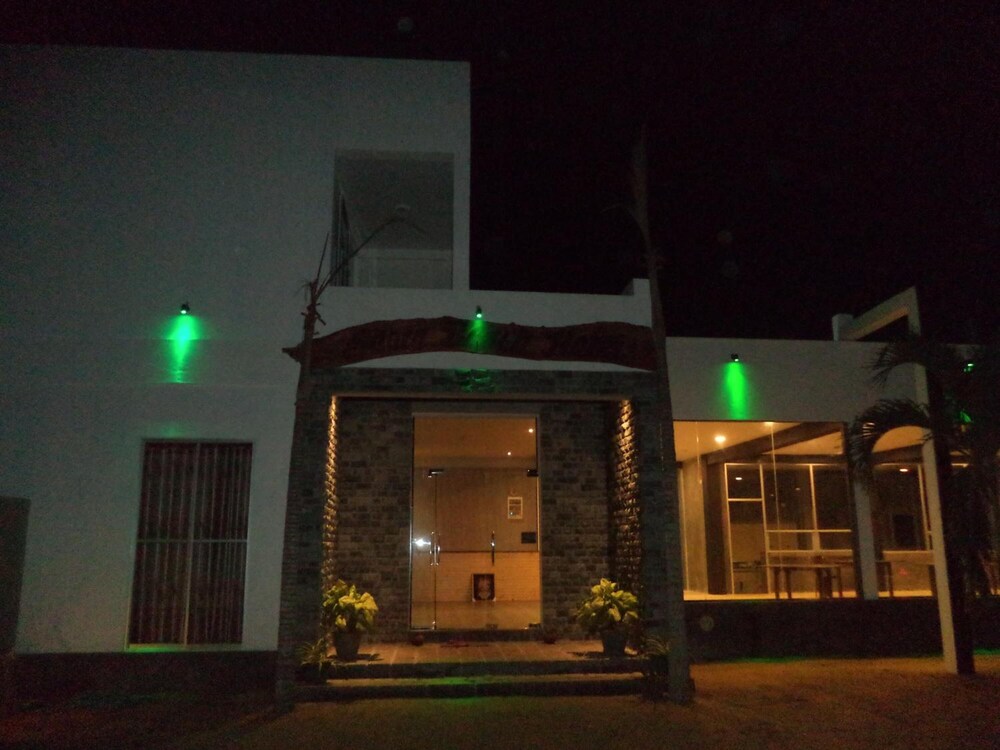 Saara Beach Hotel 1/50
