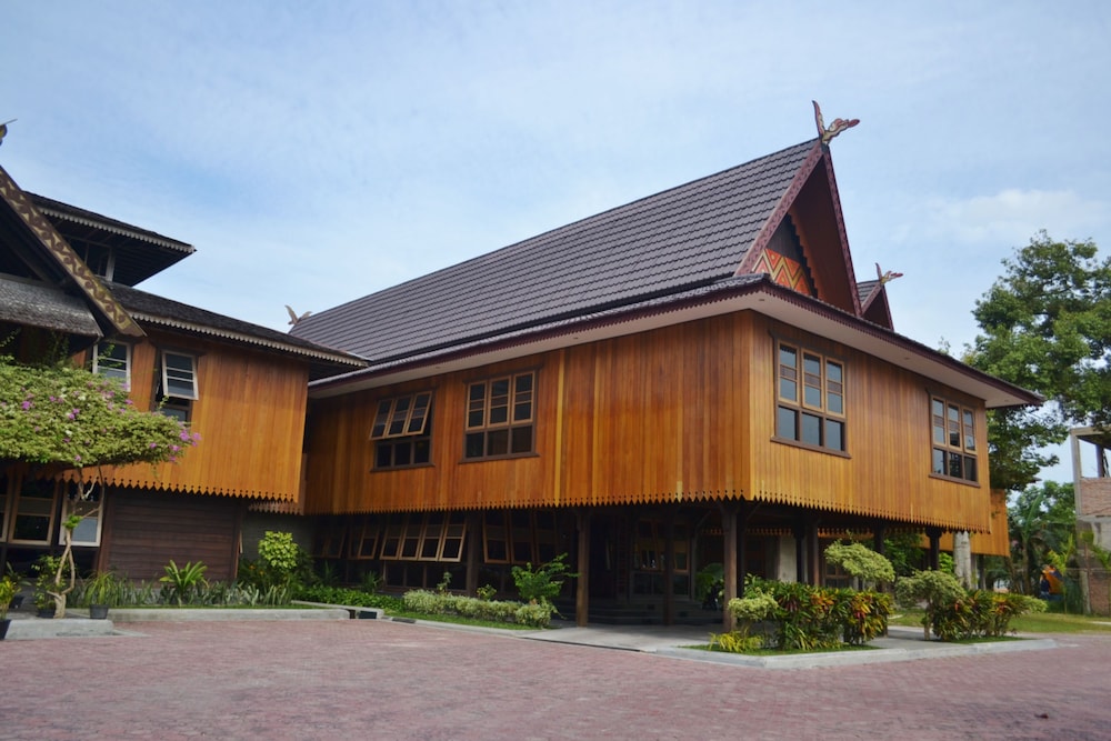 ARSELA HOTEL PANGKALAN BUN 3/42