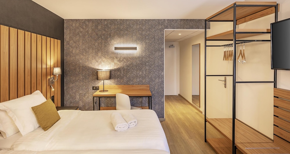 Junior Suite, King Bed, Bay View, Sofa