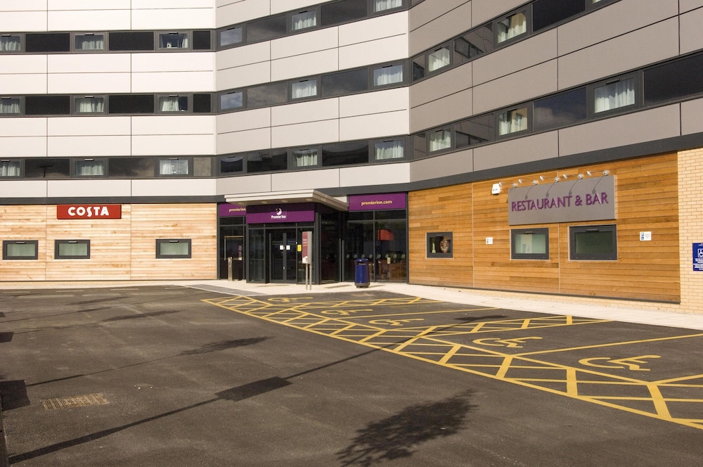 Premier Inn Manchester Airport (M56/J6) Runger Lane South Hotel 43/55