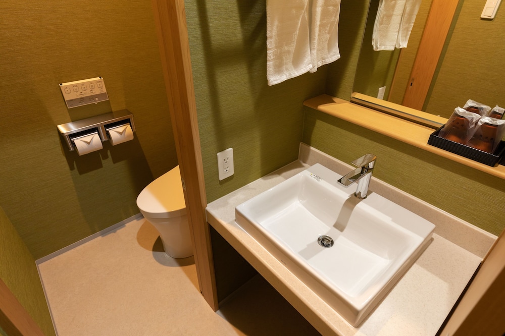 Central Hotel Takeo 35/39