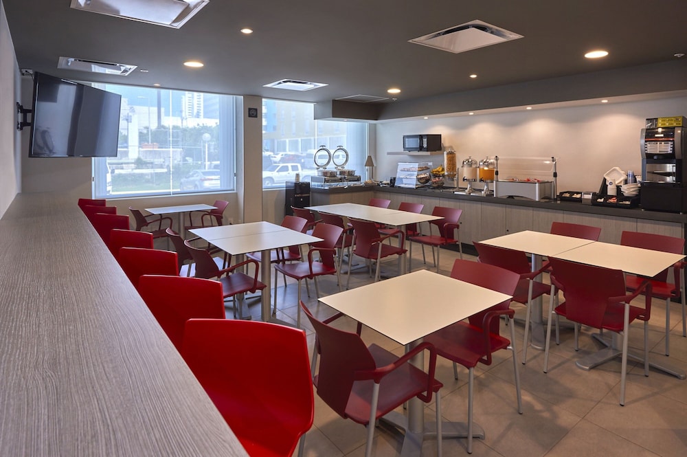 City Express Junior by Marriott Ciudad Juarez Consulado 22/38