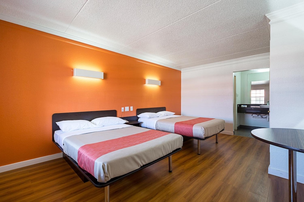 Motel6 Kirkland, WA - North Kirkland 29/58