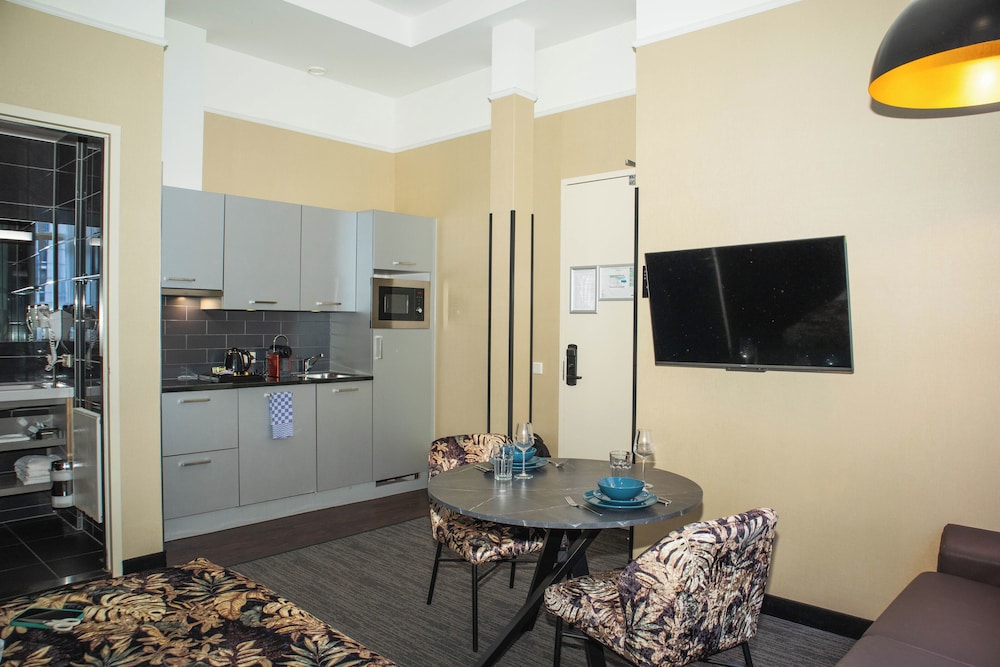 Golden Mansion Apartments 26/40