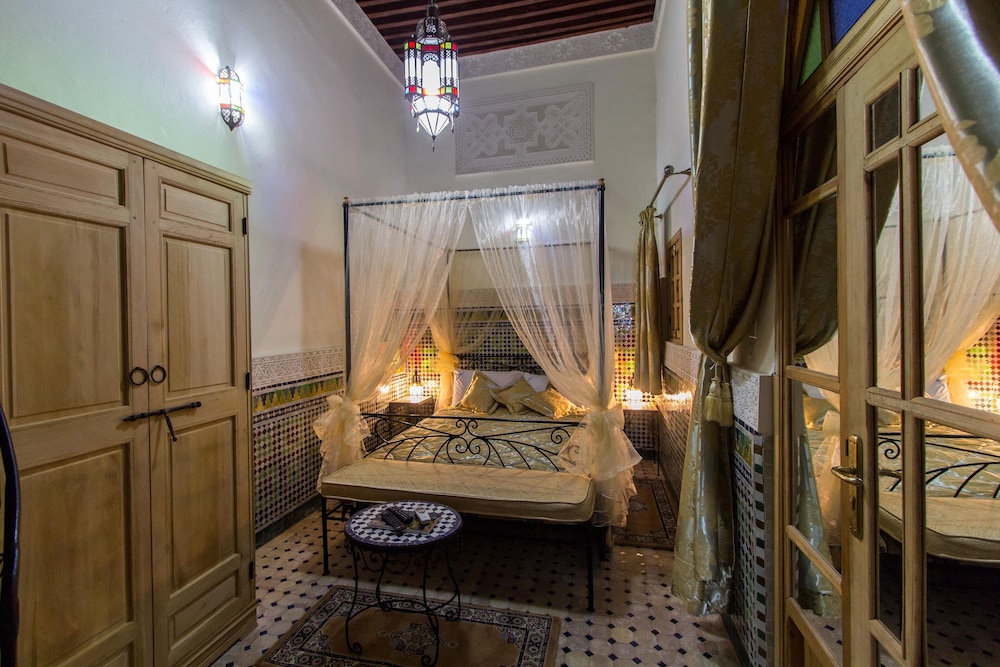 RIAD TARYANA 53/53