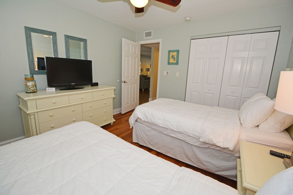 Westwinds Waterfront Resort 3/34