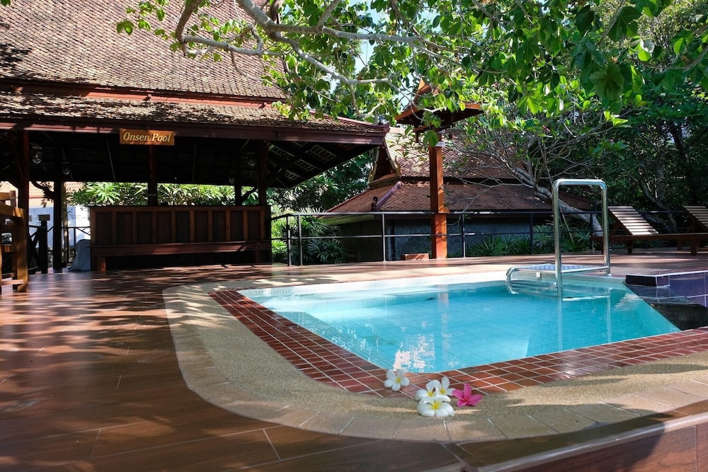 Sugar Hut Resort 69/74