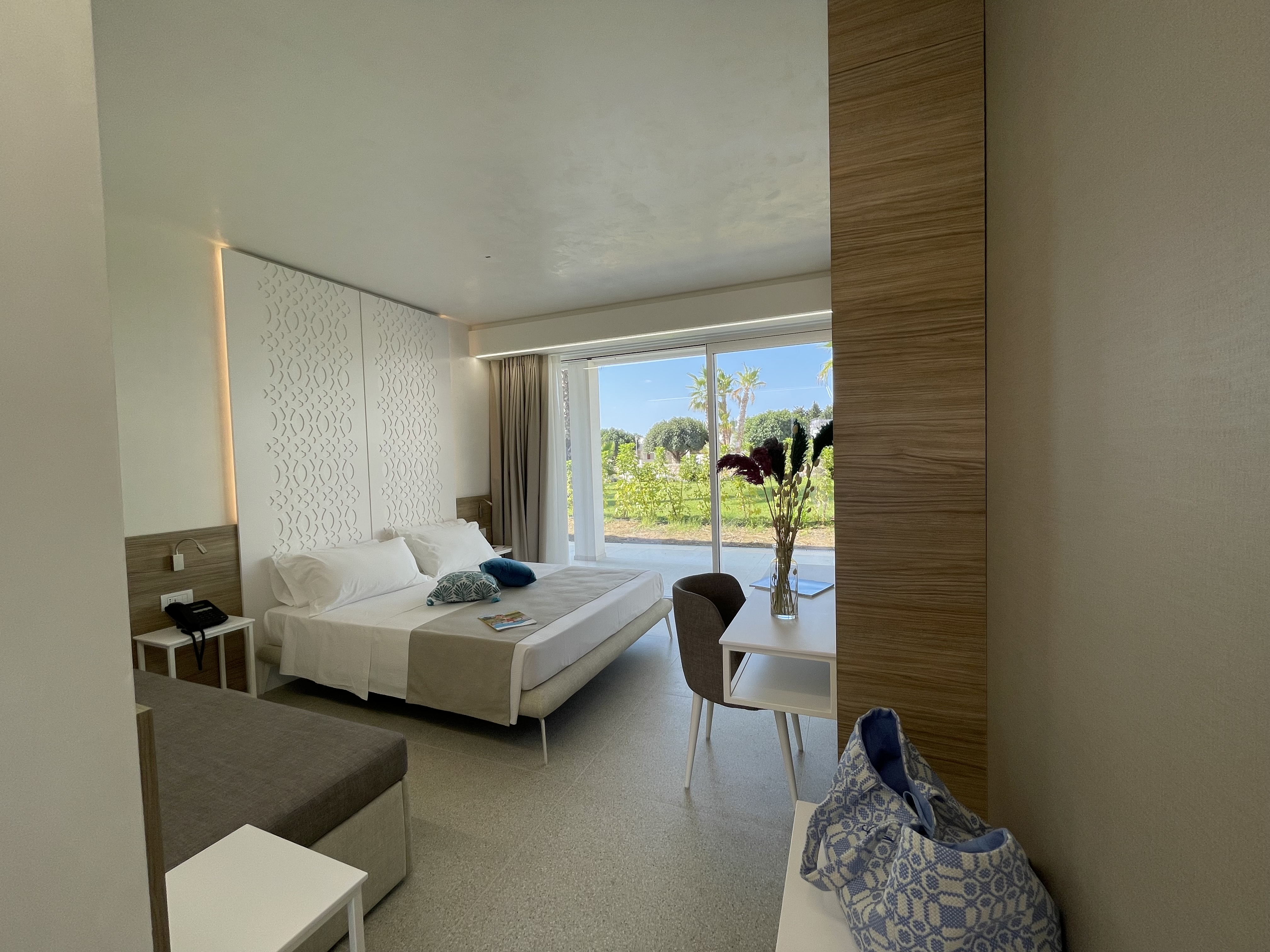 COMFORT, DOUBLE OR TWIN BED