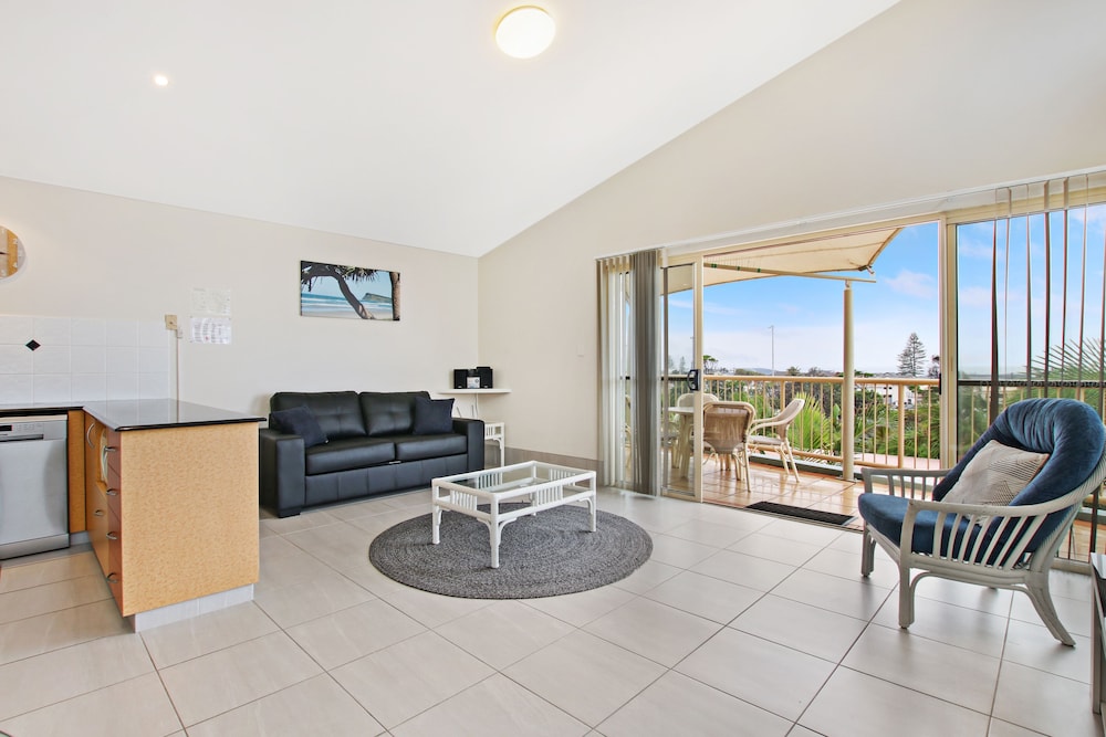 Headland Beach Resort 48/69