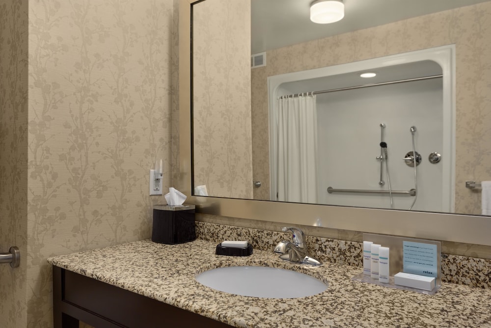 Hampton Inn & Suites Parkersburg Downtown 20/45