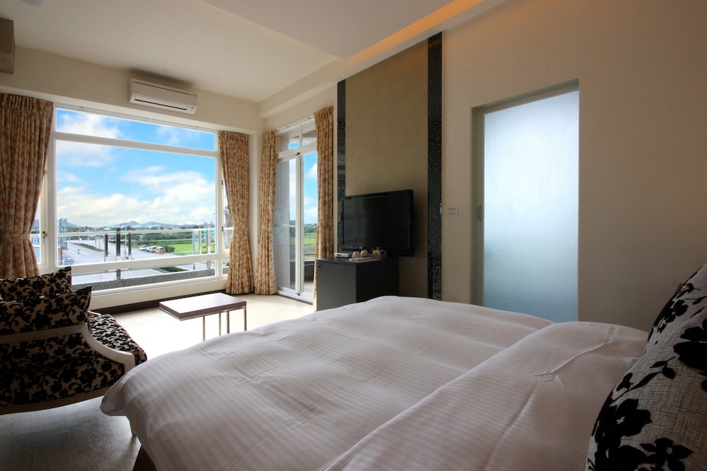 DELUXE, DOUBLE BED, BALCONY