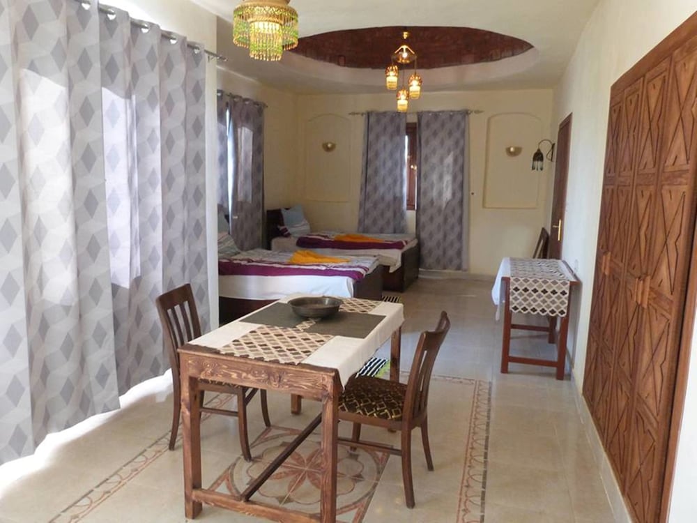 Nile Compound Hotel 38/50