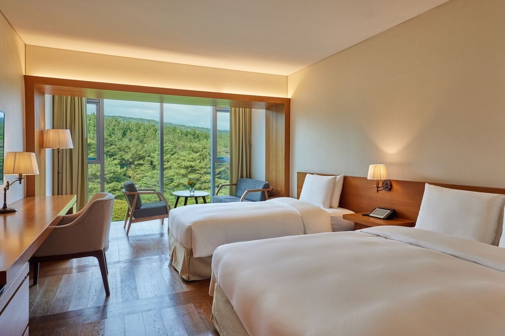 WE Hotel Jeju 16/69