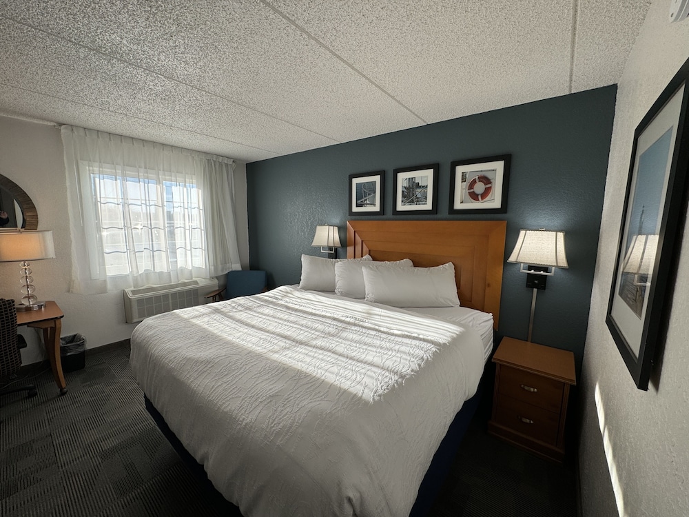 Harbor Town Inn, BW Signature Collection 19/59