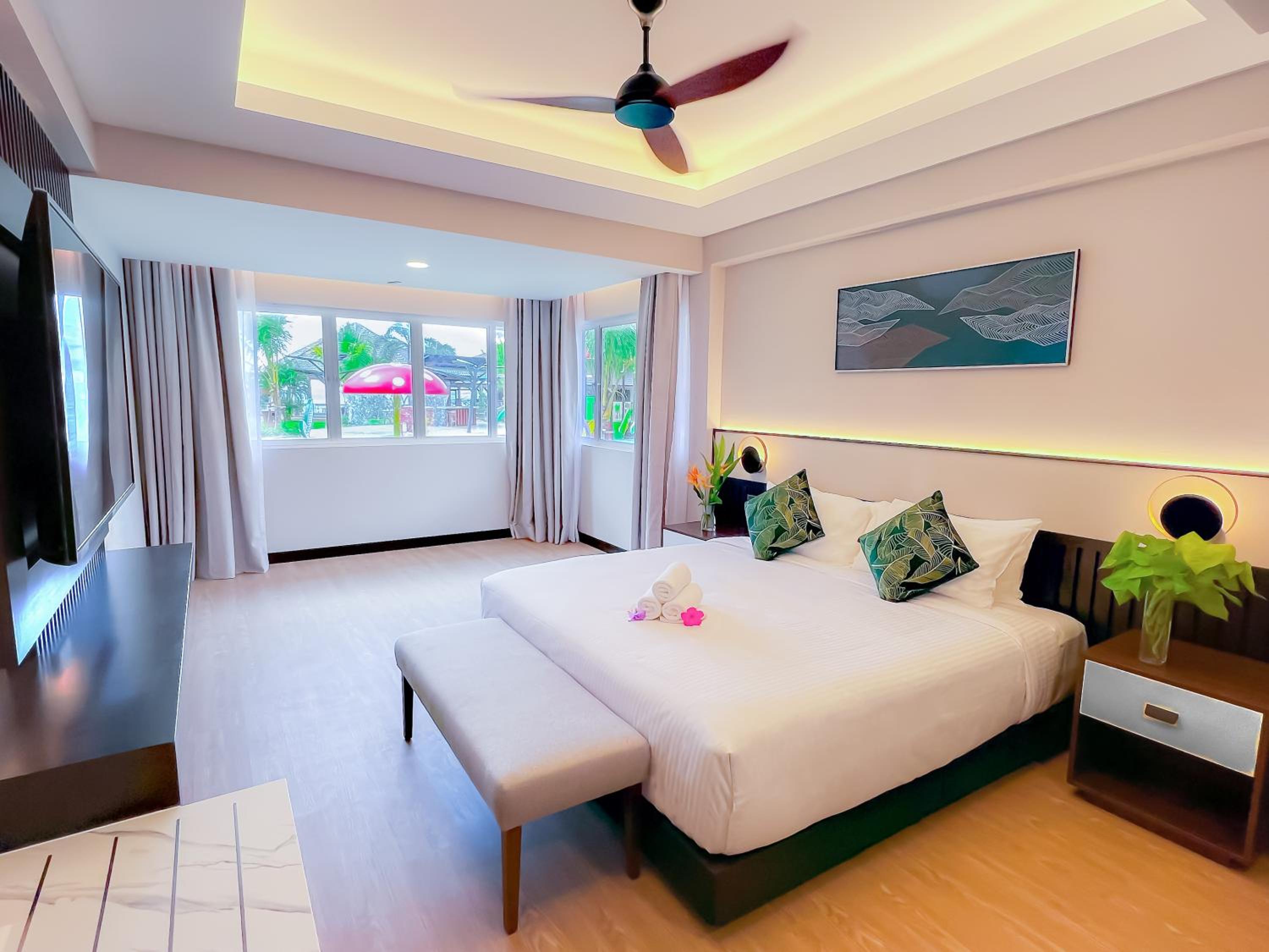 3 Bedroom Pool Terrace
