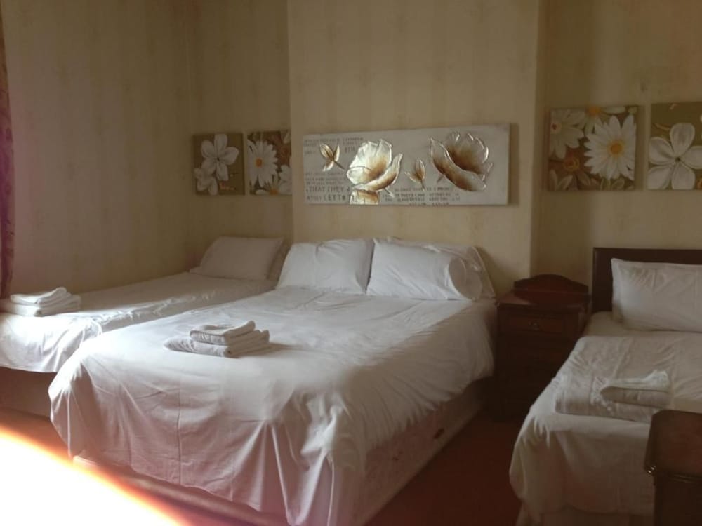 Ambrose Hotel 10/50