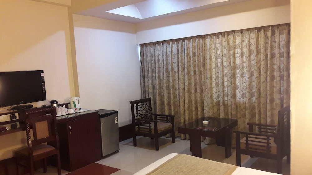 HOTEL SATYA ASHOKA 30/38