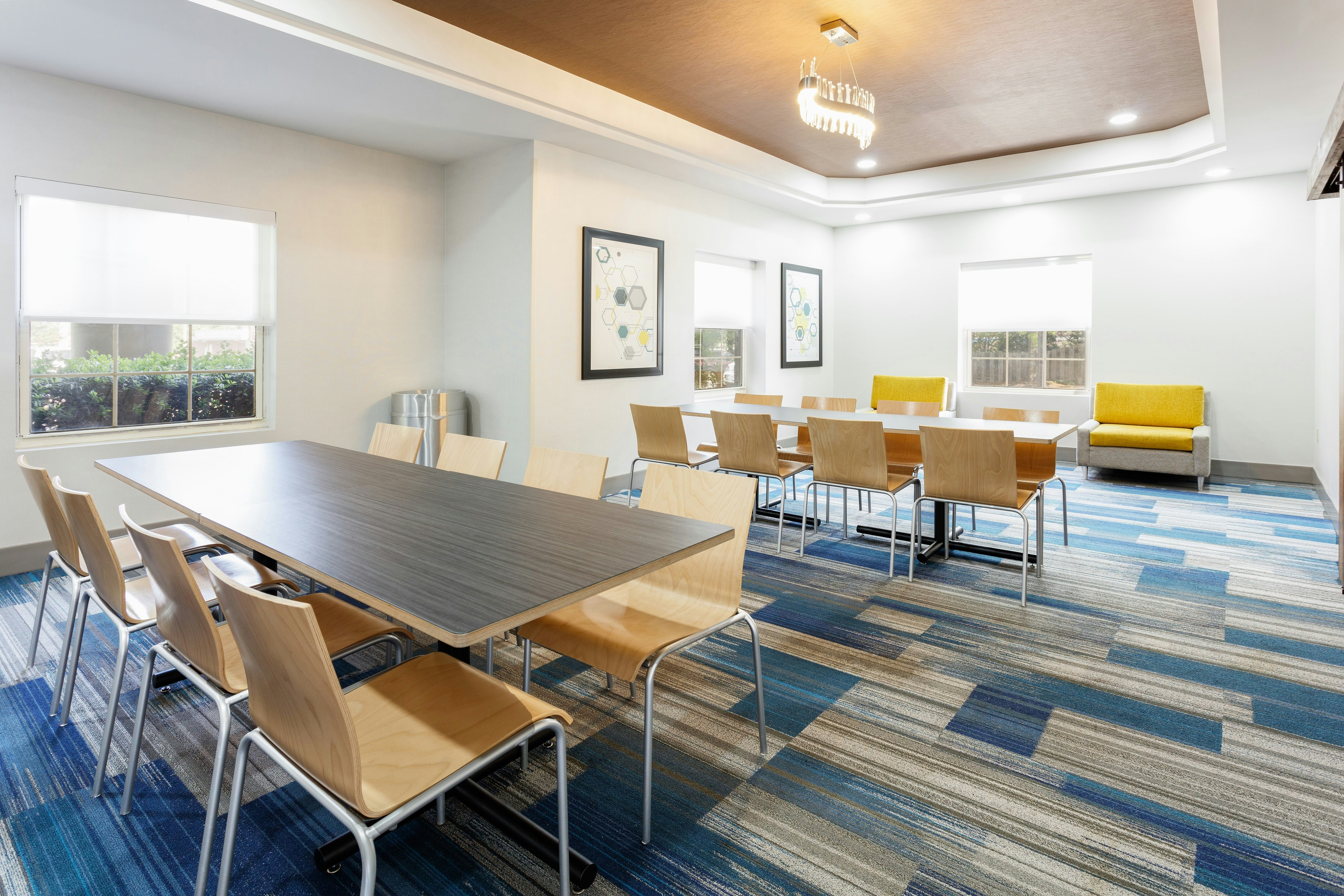 Holiday Inn Express Suites Williamsburg 40/56