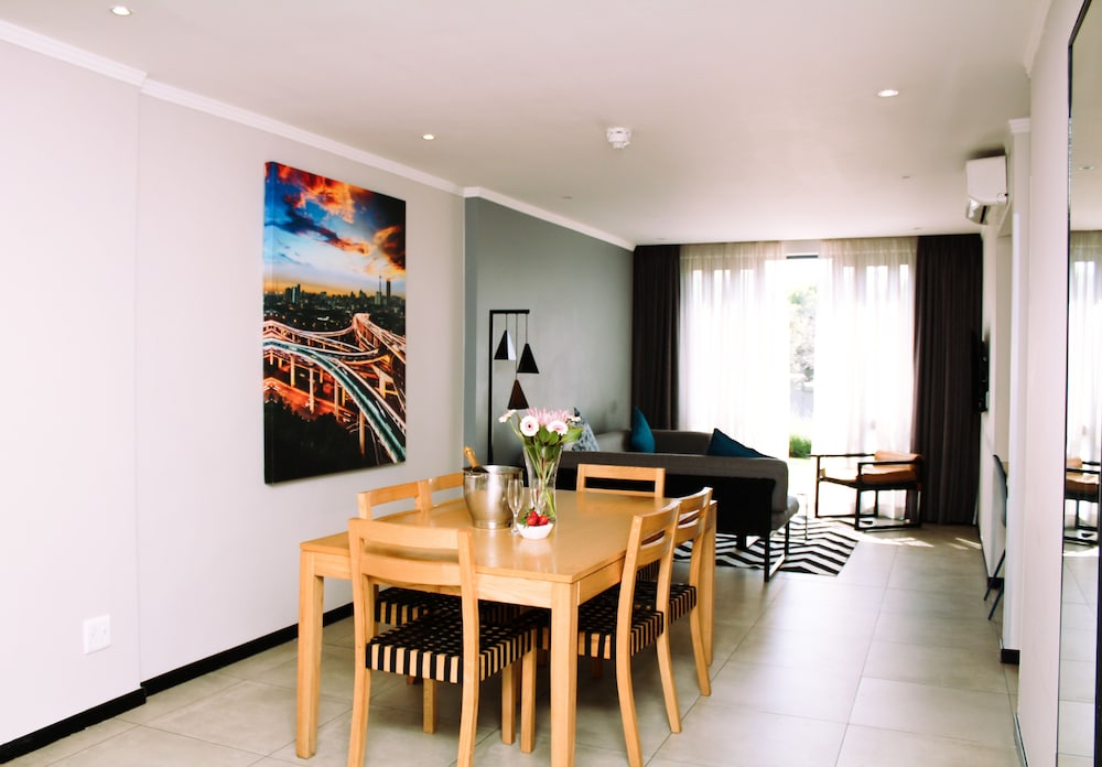 Max Executive Apartments 55/72