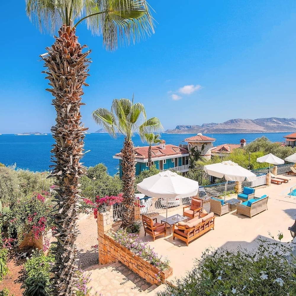 Amphora Hotel 43/56