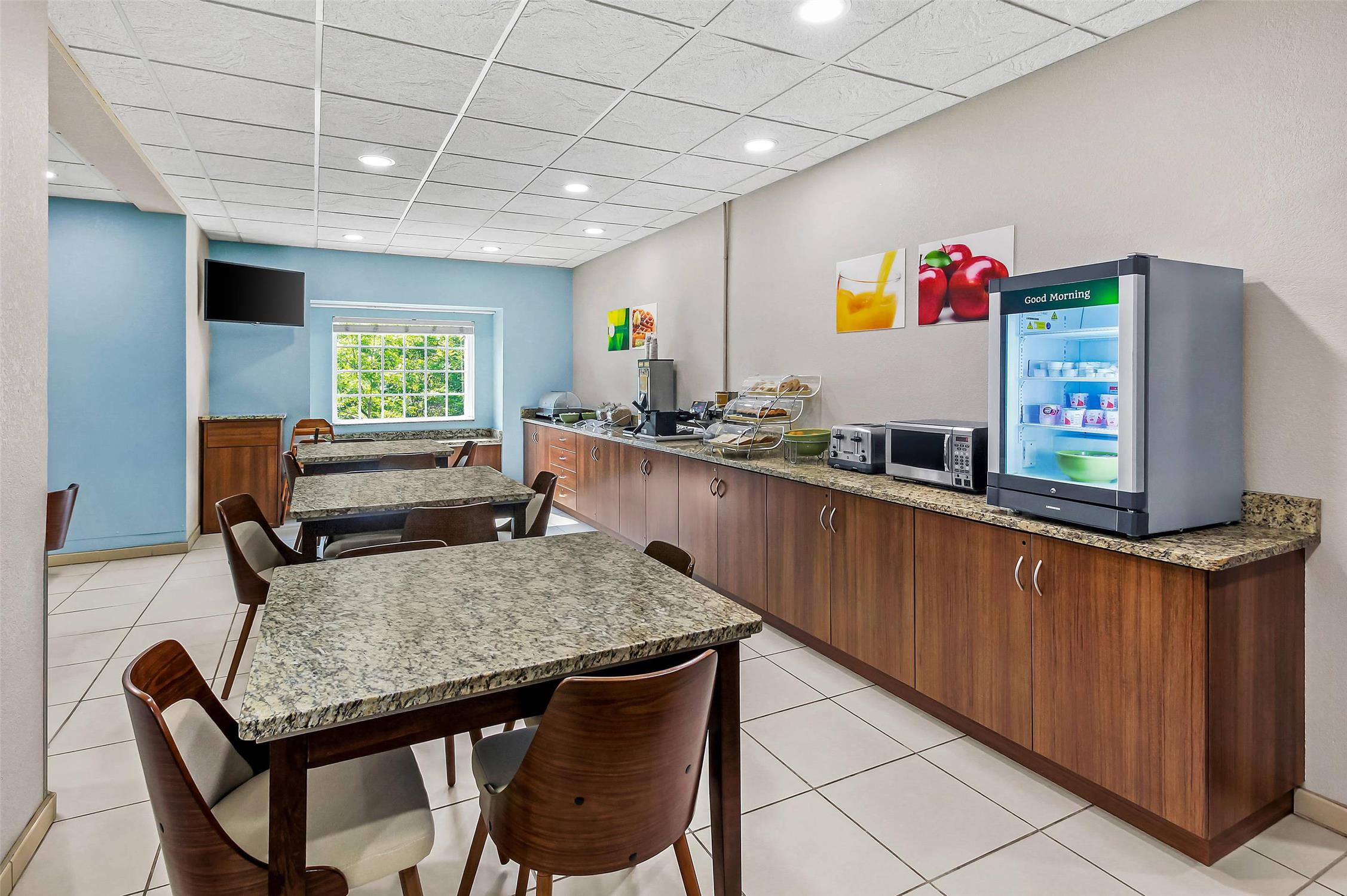 Quality Inn & Suites Washington PA 21/32
