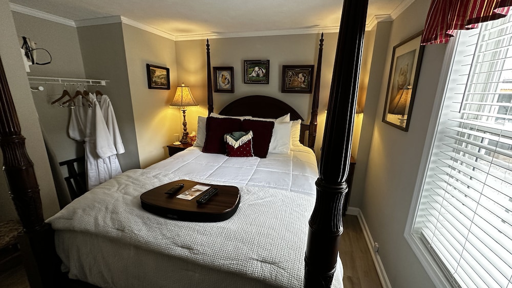 Phineas Swann Bed Breakfast 10/80