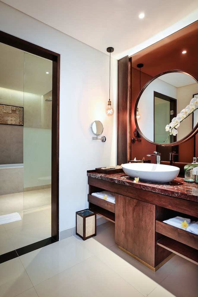 Sanctoo Suites And Villas 15/76