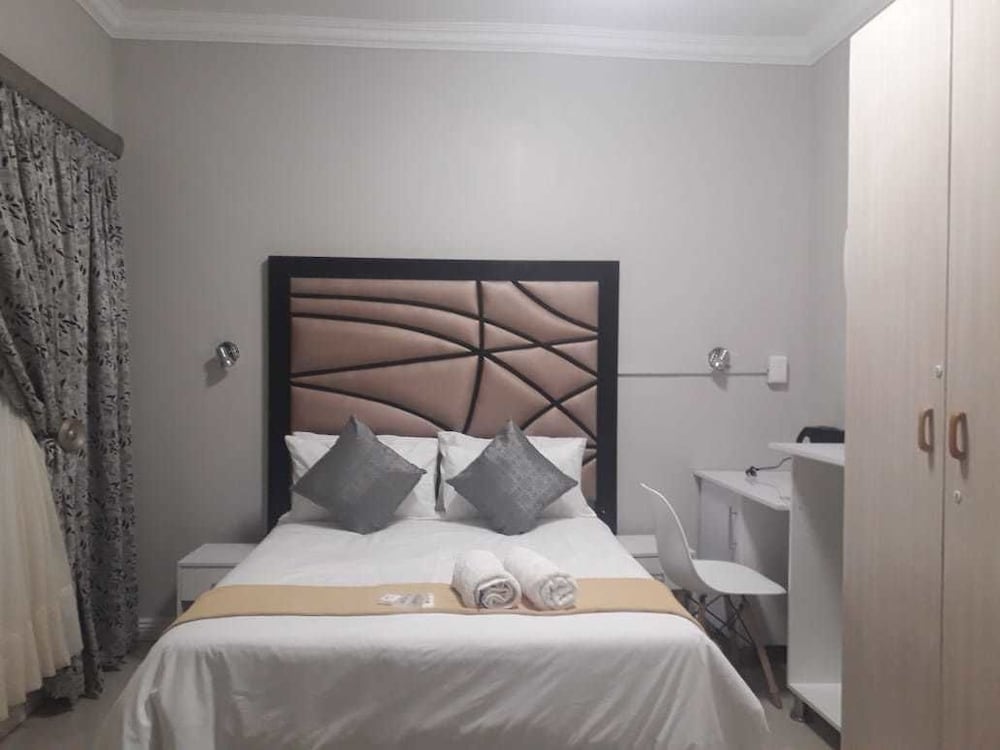Vakhusi Bed and Breakfast 11/47