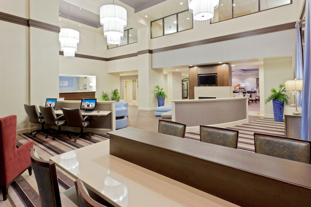 Holiday Inn Express Hotel And Suites Dover 7/60