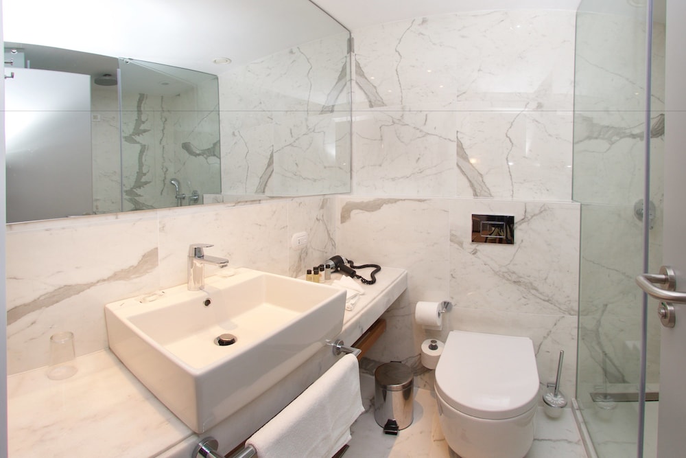 Aenos Hotel 58/62