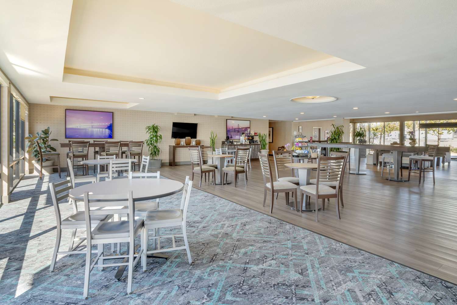 Best Western Plus Bayside Hotel 34/41