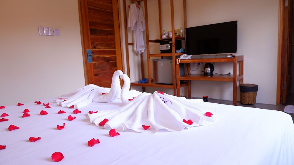Bauhinia Resort 24/50