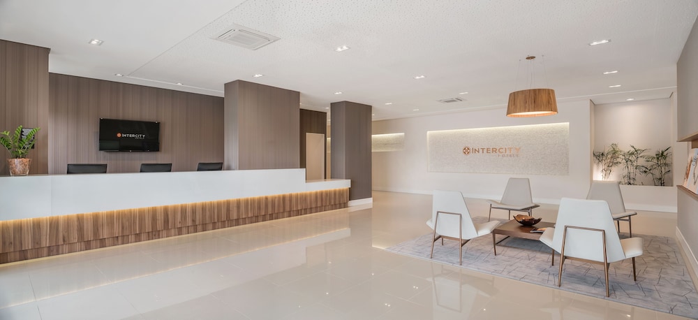 Lobby at Intercity Patio Pinda Hotel & Resort, Pindamonhangaba