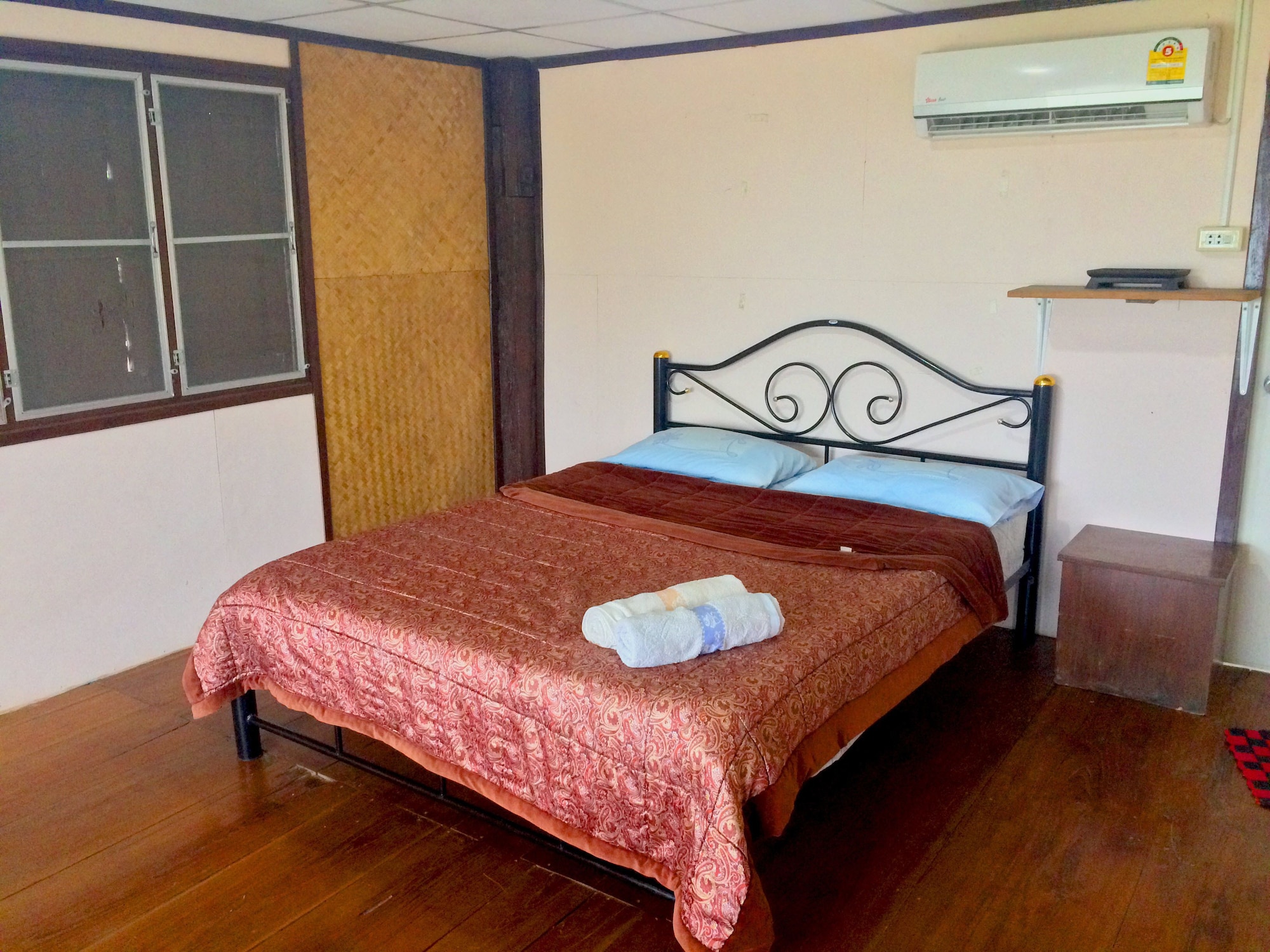STANDARD, DOUBLE BED, PRIVATE BATHROOM