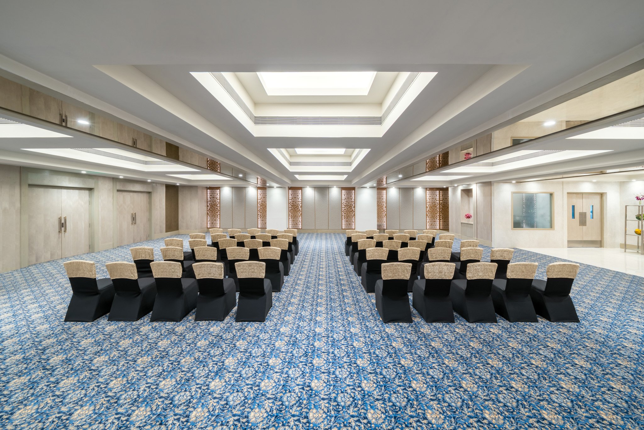 Vivanta Ahmedabad Sg Highway 44/47