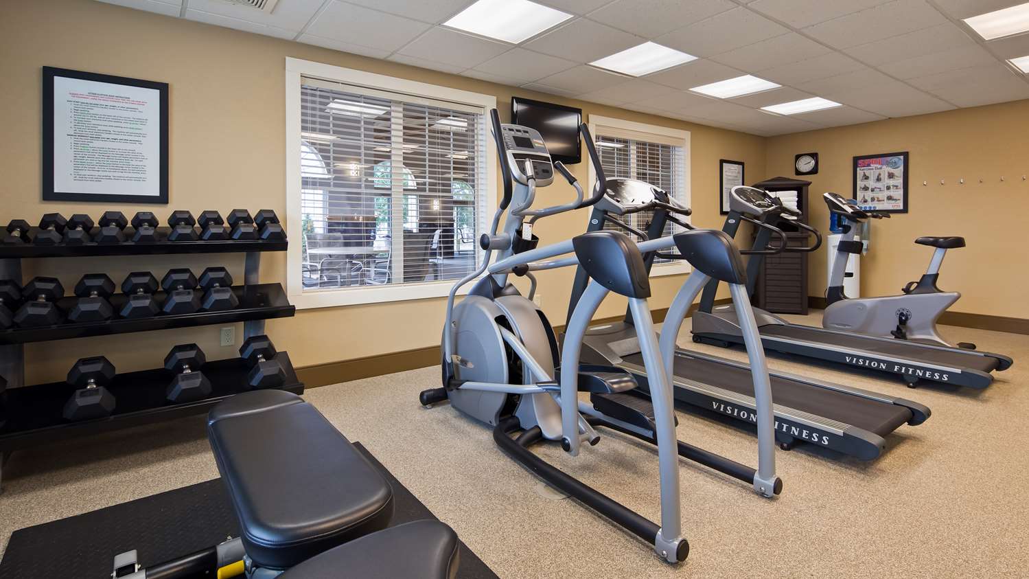 Best Western Plus Menomonie Inn & Suites 23/39
