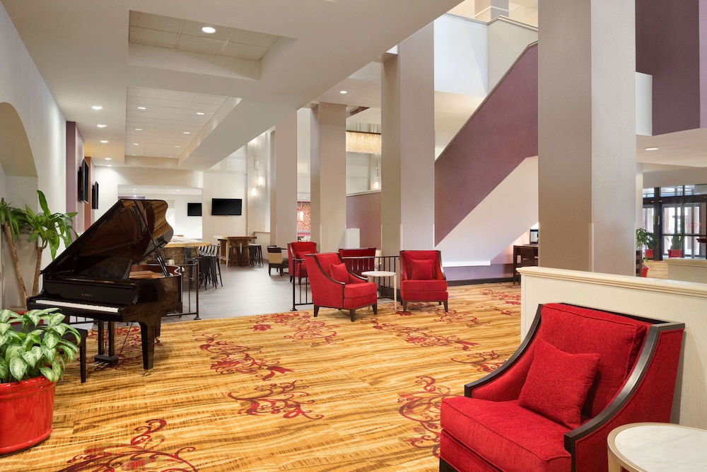 Hilton Fort Wayne At The Grand Wayne Convention Center 29/72