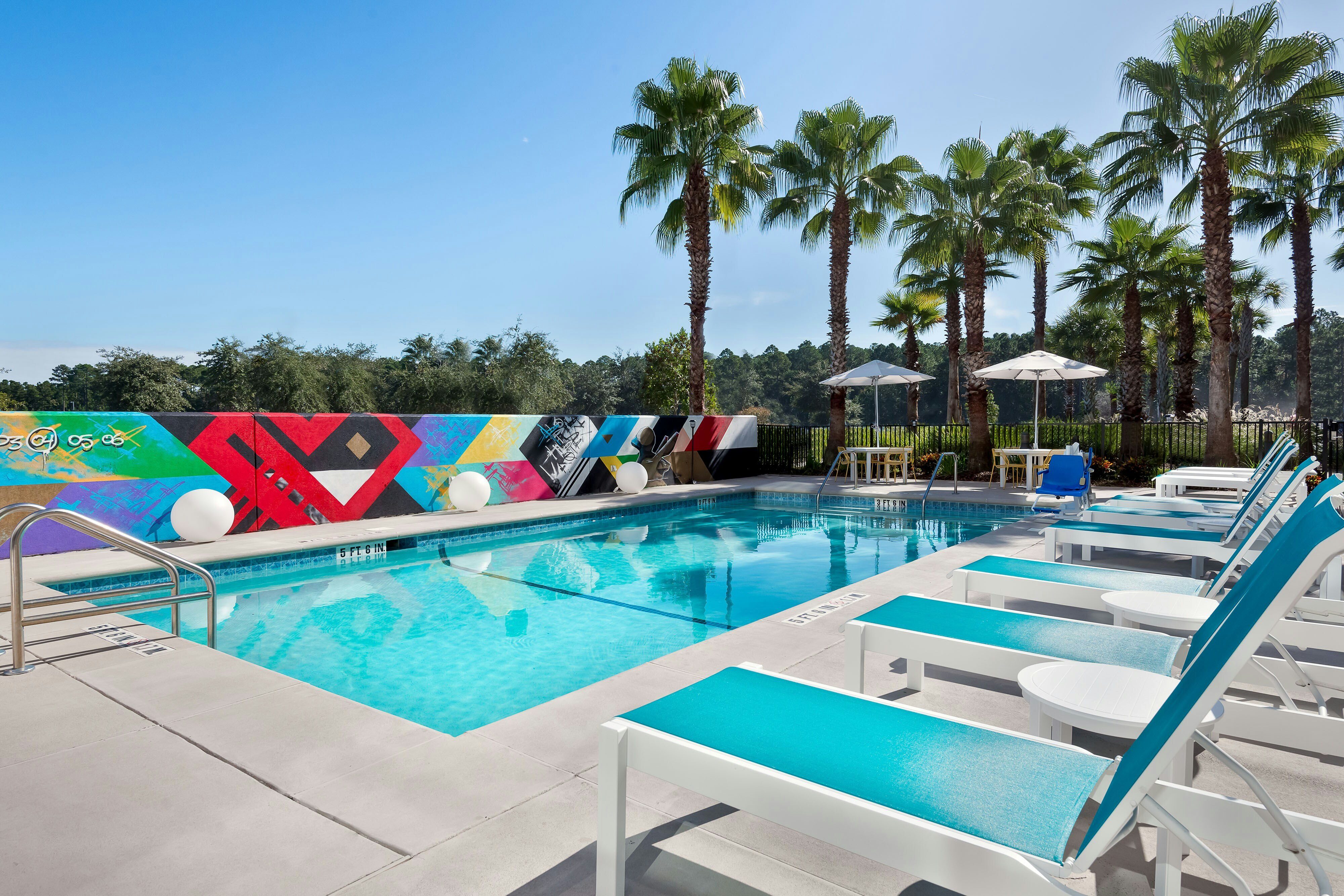 Aloft Jacksonville Airport 23/23