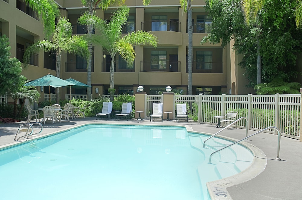 Ramada Suites by Wyndham San Diego/Hotel Circle Area thumb 4