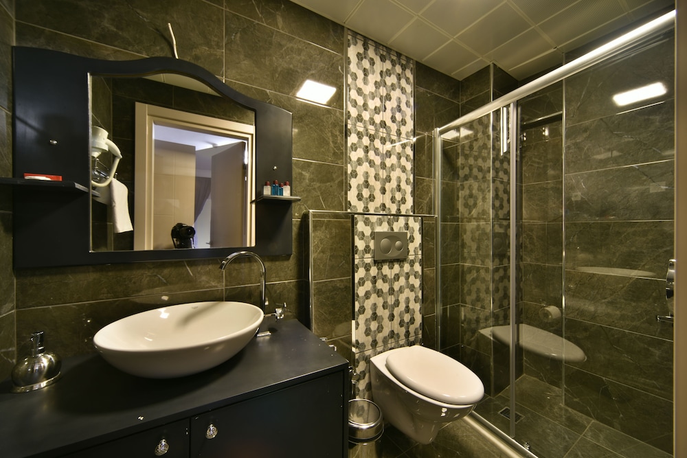 Pelican House Hotel 24/26