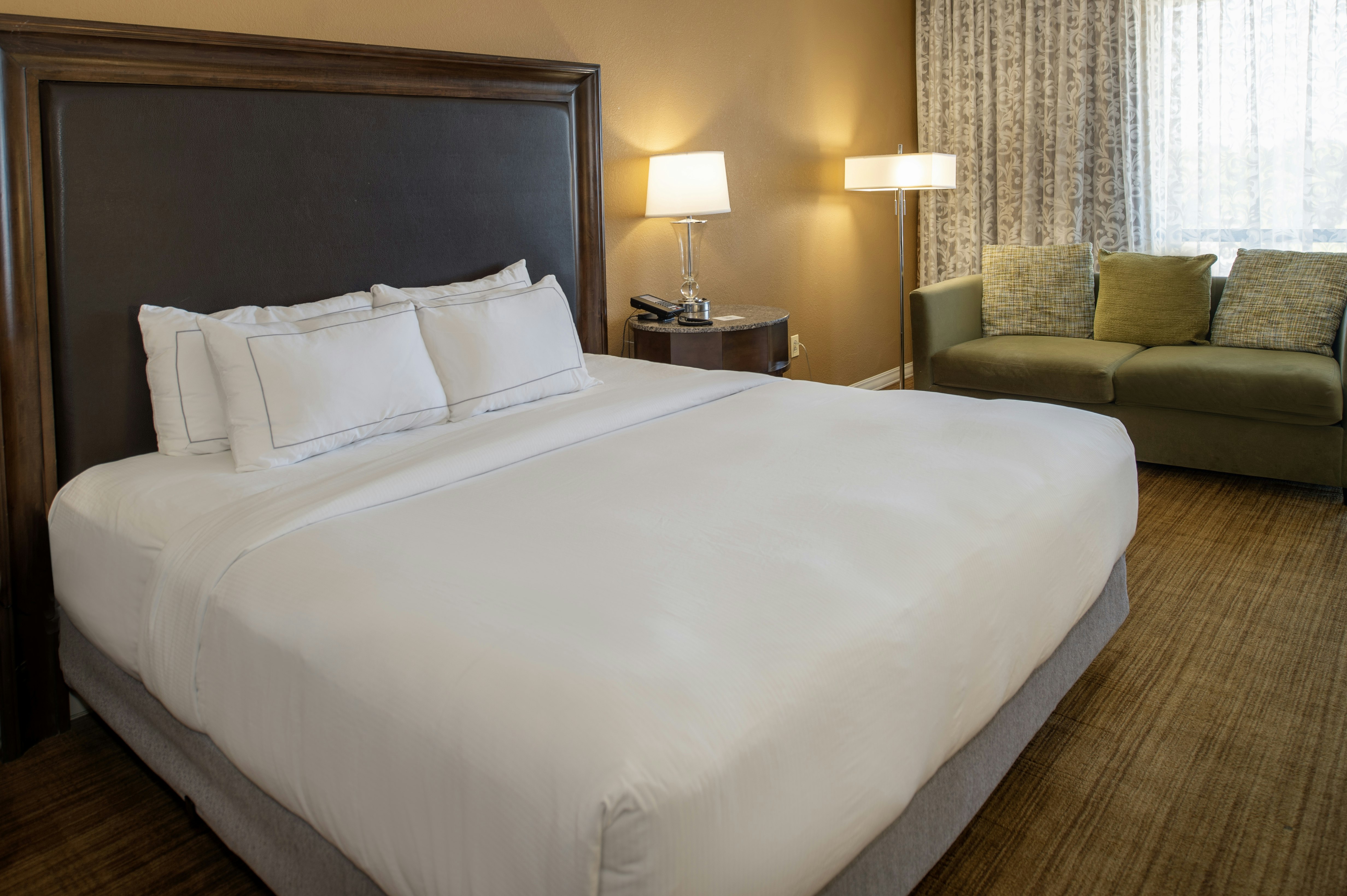 STANDARD, KING BED, COURTYARD VIEW
