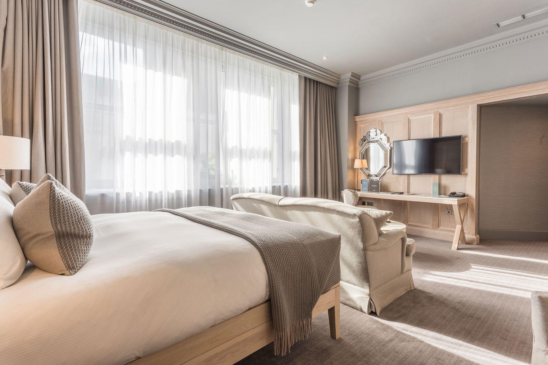 Director, Double and Twin Beds