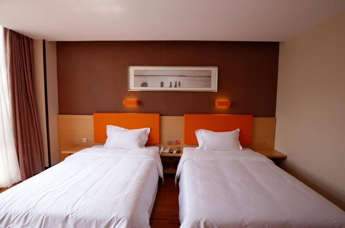 7 Days Youpin Hotel (Chengdu Dufu's Thatched Cottage Branch) 21/42