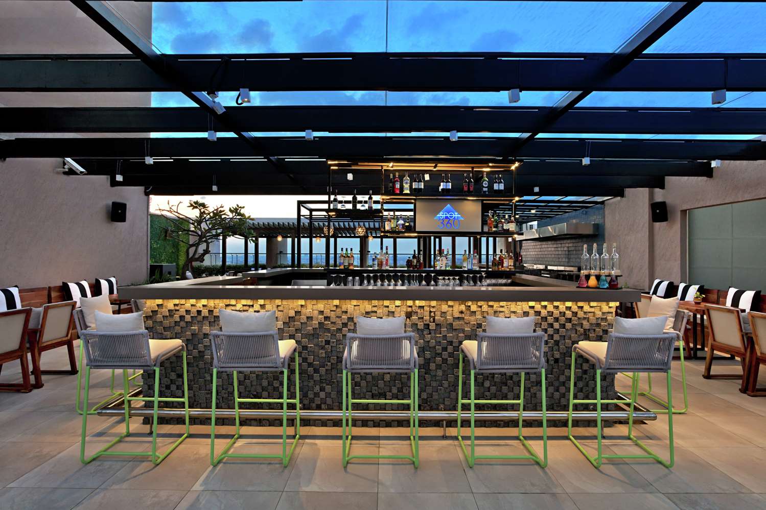 restaurant cafeteria