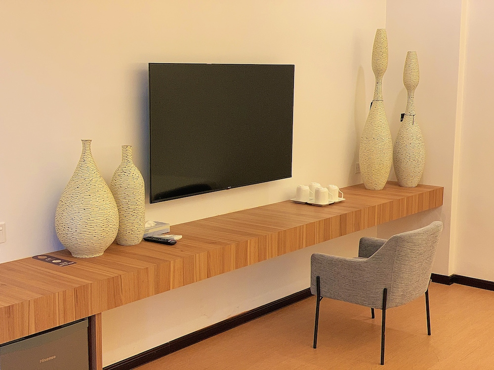 Lot 33 Boutique Hotel 38/50